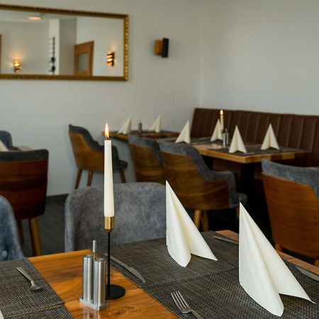 Roca Restaurant Und Hotel Bommersheim 外观 照片