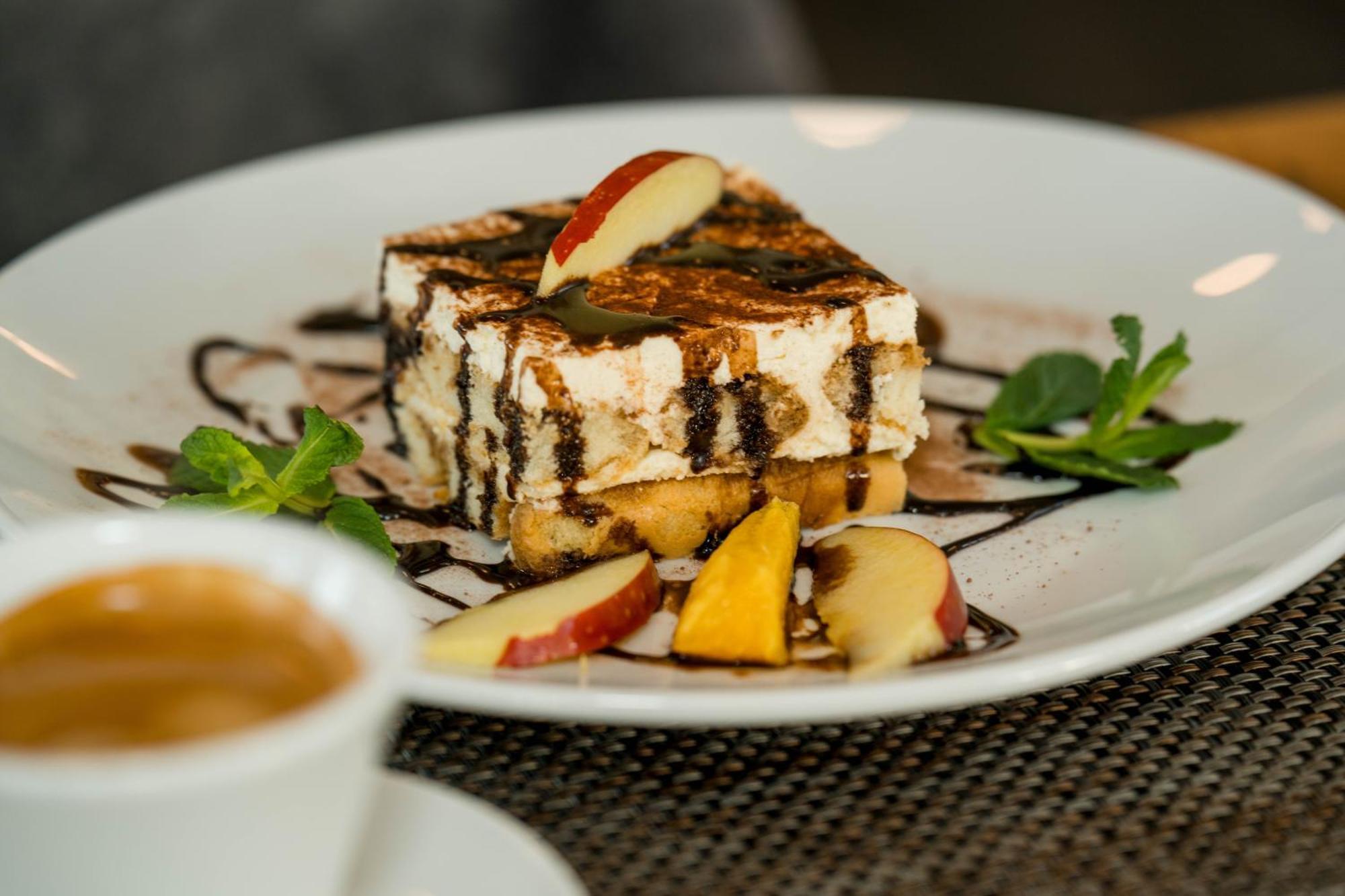 Roca Restaurant Und Hotel Bommersheim 外观 照片