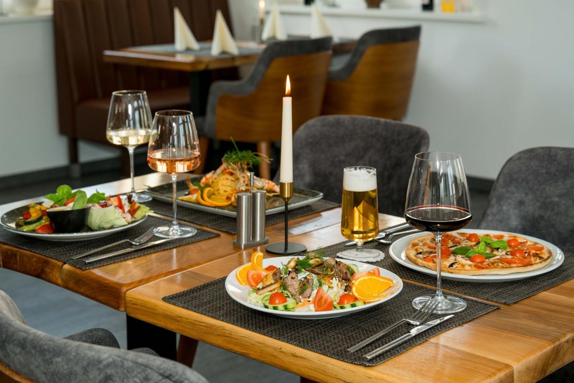 Roca Restaurant Und Hotel Bommersheim 外观 照片