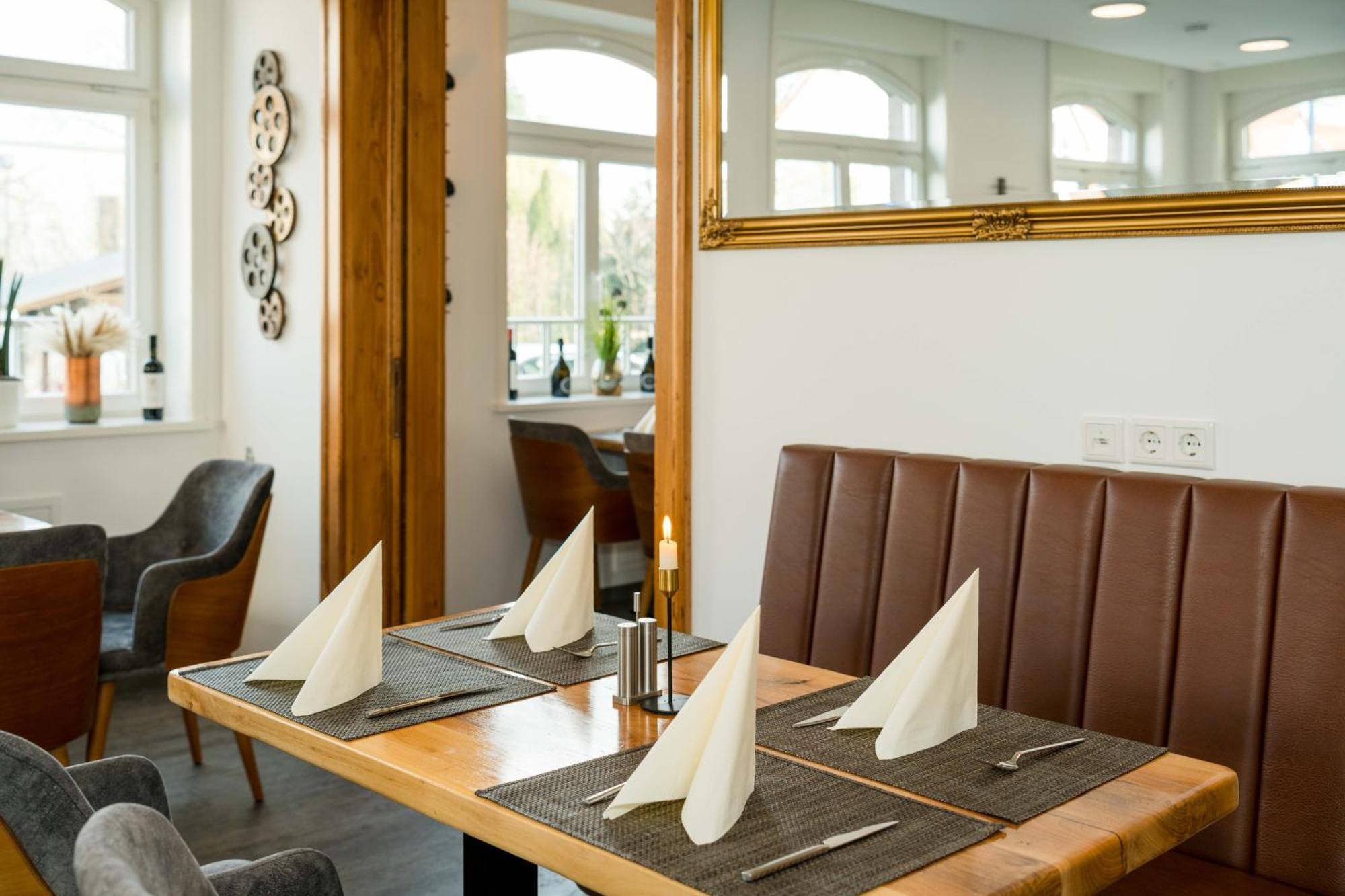 Roca Restaurant Und Hotel Bommersheim 外观 照片