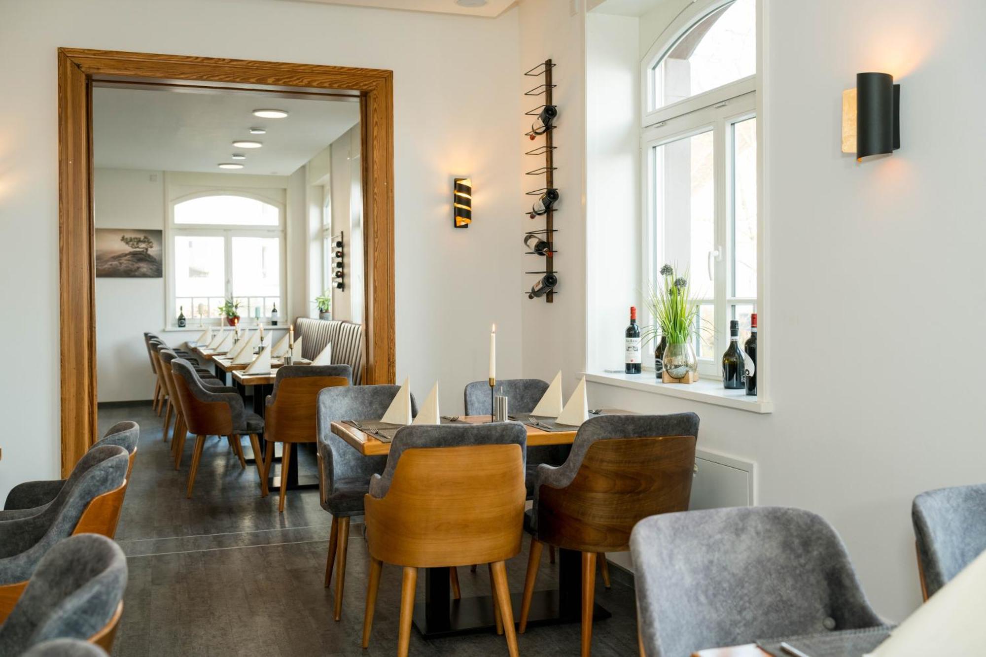 Roca Restaurant Und Hotel Bommersheim 外观 照片