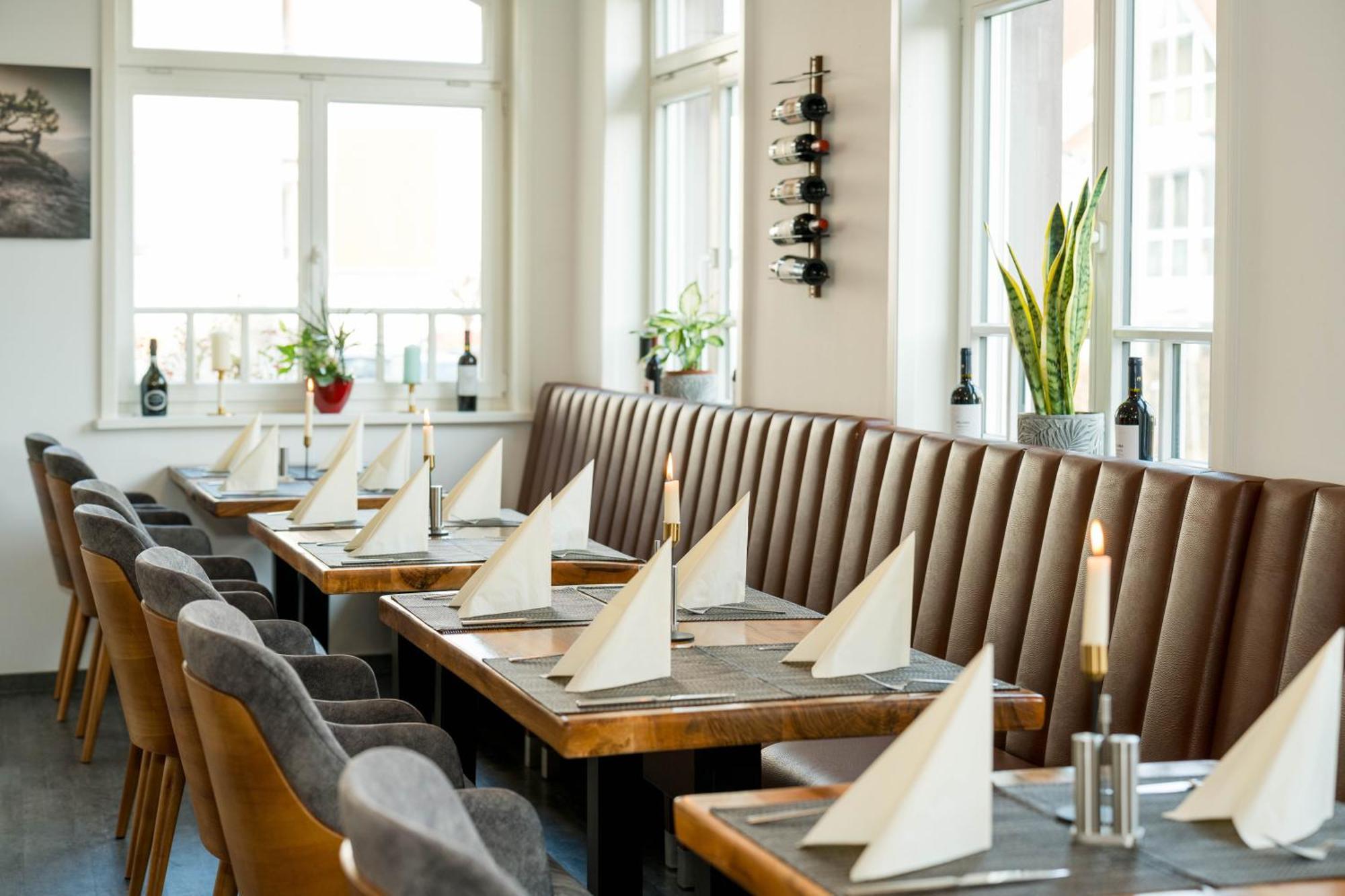 Roca Restaurant Und Hotel Bommersheim 外观 照片